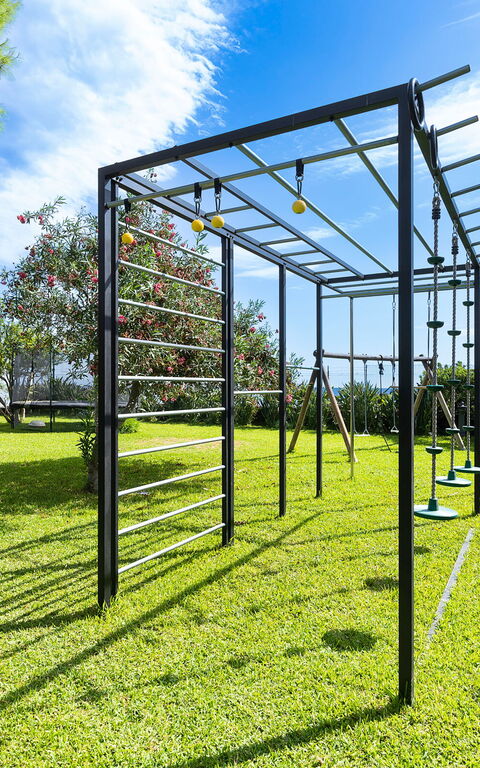 Galatea: Trädgård, Utomhus