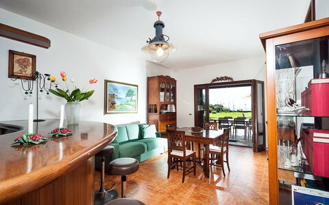 Semesterboende Lampara: Kök, Lunchrum, Vardagsrum