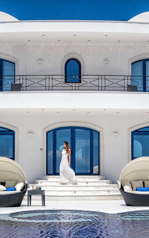 Villa Santor: Exteriör, Huvudentré, slå samman