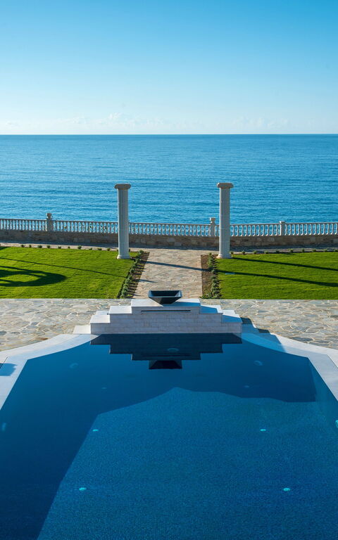 Villa Kalliste: slå samman, Trädgård, Visningar