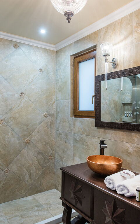 Villa Kalliste: Badrum