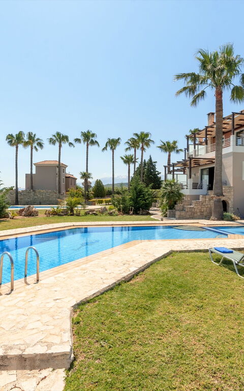 Villa Myrtia: Exteriör, slå samman