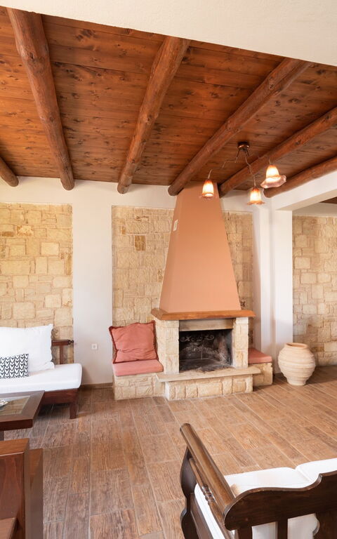 Villa Kissos: Lunchrum, Vardagsrum