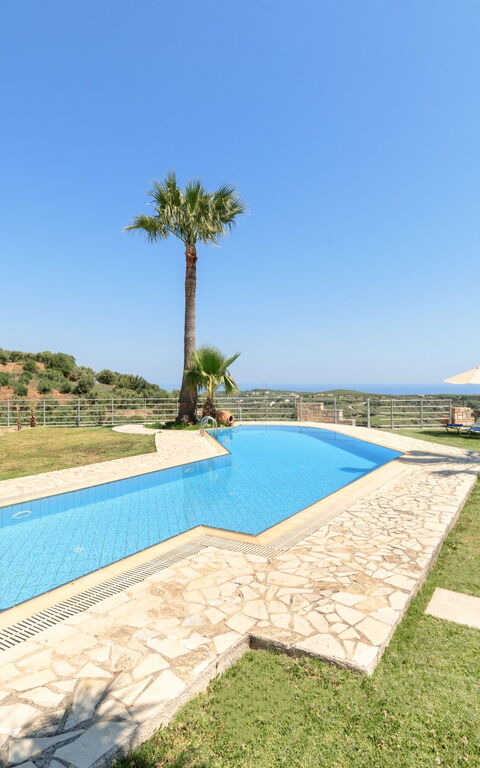 Villa Kissos: slå samman, Trädgård