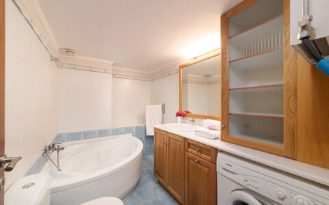 Semesterboende Aria 1: Badrum, sovrum