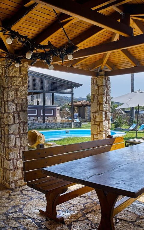 Villa Milon: Balkong / terrass / uteplats, slå samman