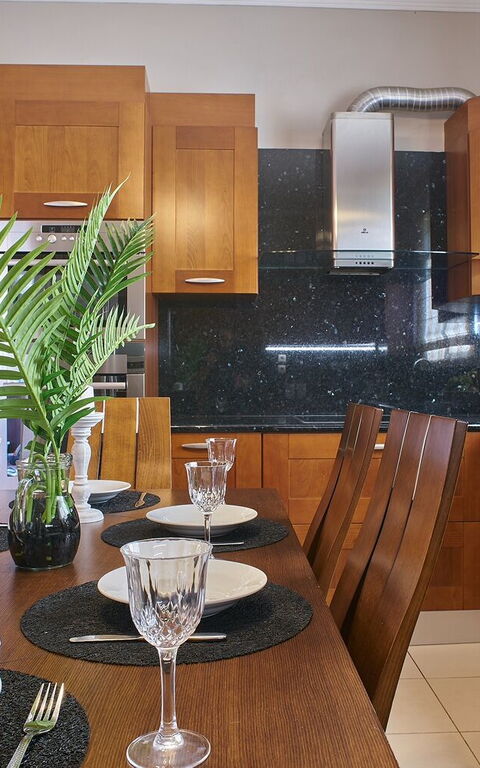 Villa Milon: Kök, Lunchrum