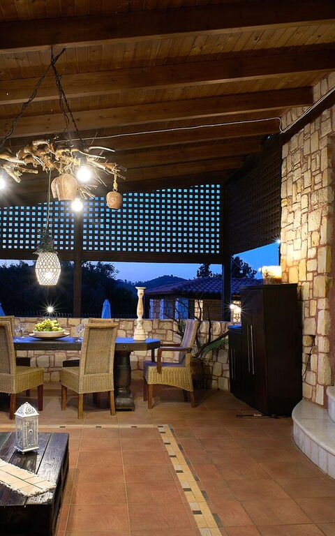 Villa Milon: Balkong / terrass / uteplats