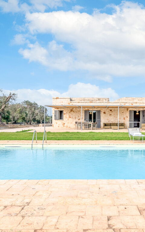 Villa Trullina: slå samman, Utomhus