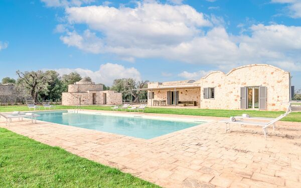 Villa Trullina: slå samman, Trädgård, Utomhus