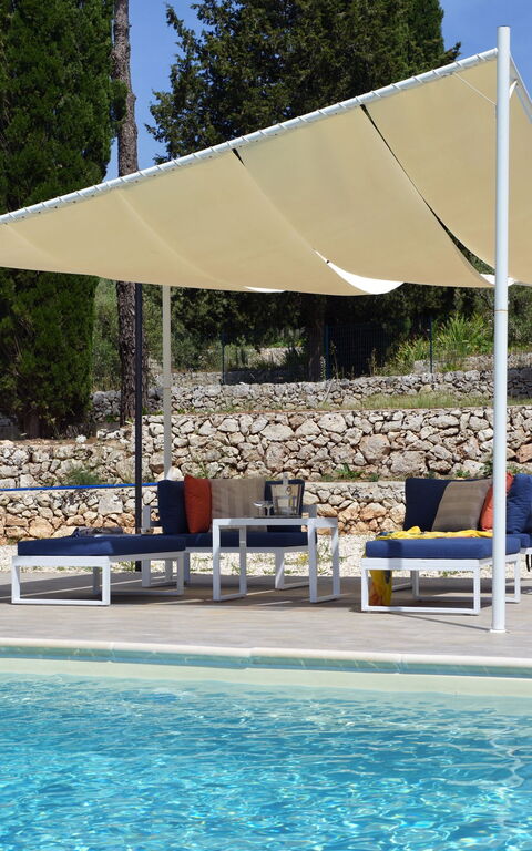 Villa Pica: slå samman, Sommar, Utomhus