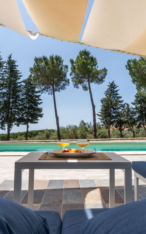 Villa Pica: Exteriör, slå samman, Utomhus