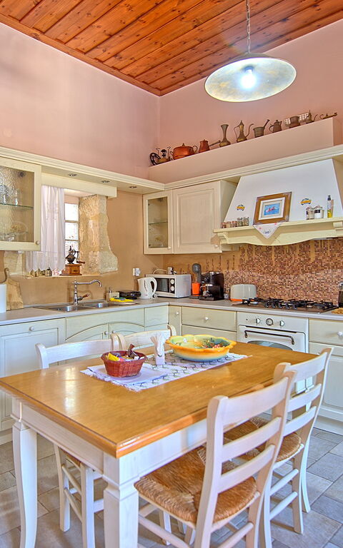 Villa Rodanthi: Kök, Lunchrum