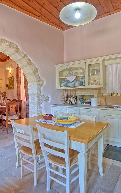 Villa Rodanthi: Kök, Lunchrum