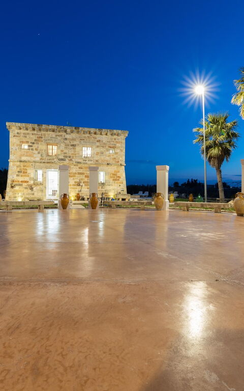 Villa Turris: Huvudentré, Trädgård