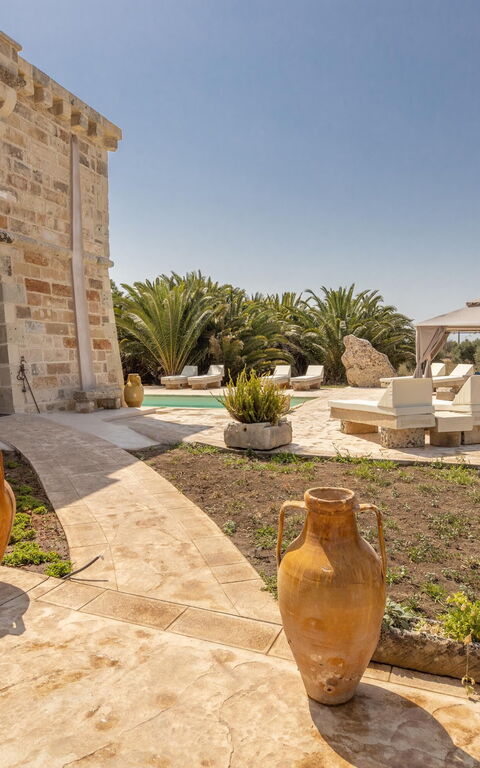 Villa Turris: Balkong / terrass / uteplats, Trädgård