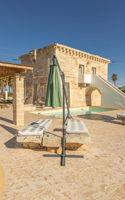 Villa Turris: Exteriör, Utomhus