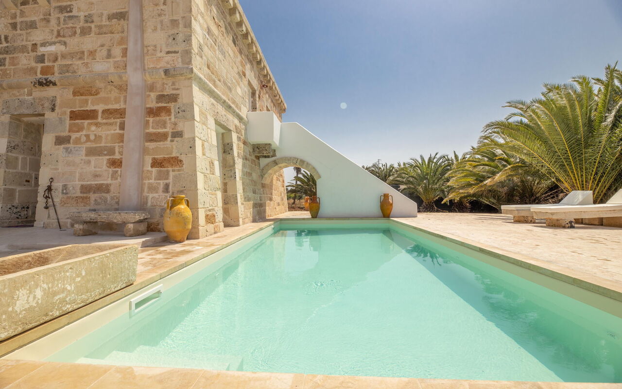 Villa Turris: Exteriör, slå samman, Utomhus