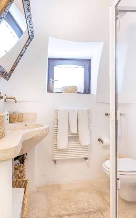 Trullo Patricia Pool: Badrum