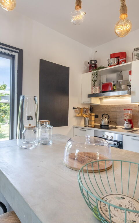 Villa Natura: Balkong / terrass / uteplats, Kök, Lunchrum, Utomhus