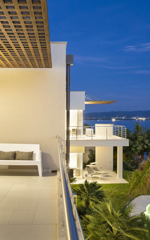 Villa Vera: Balkong / terrass / uteplats, slå samman, Trädgård, Utomhus, Visningar