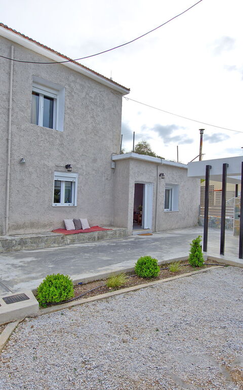 Aretousa: Sommar, Utomhus