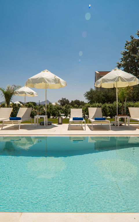 Aelia: slå samman, Trädgård, Utomhus