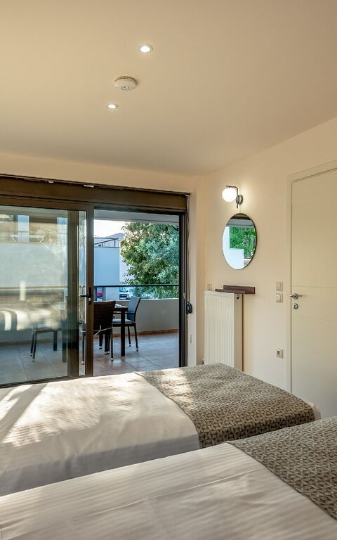 Iris: Balkong / terrass / uteplats, sovrum, Visningar