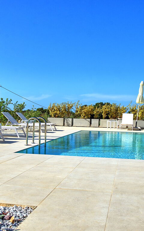 Iris: Exteriör, slå samman, Utomhus