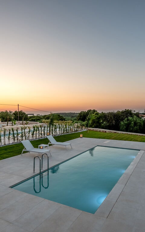 Iris: Exteriör, slå samman, Utomhus