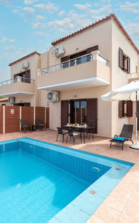 Villa Stratianna: Exteriör, slå samman, Utomhus