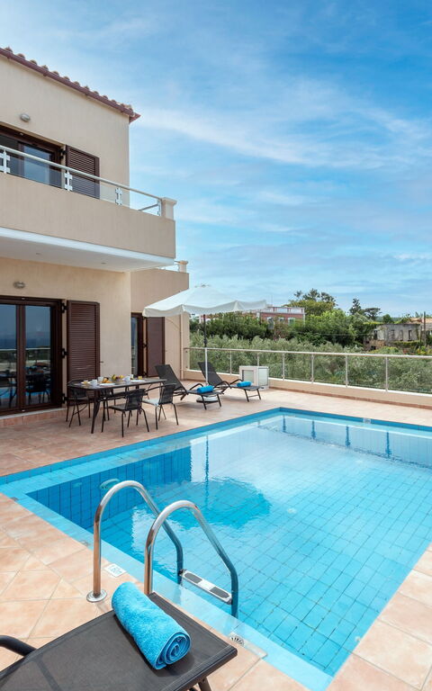 Villa Stratianna: Exteriör, slå samman, Utomhus