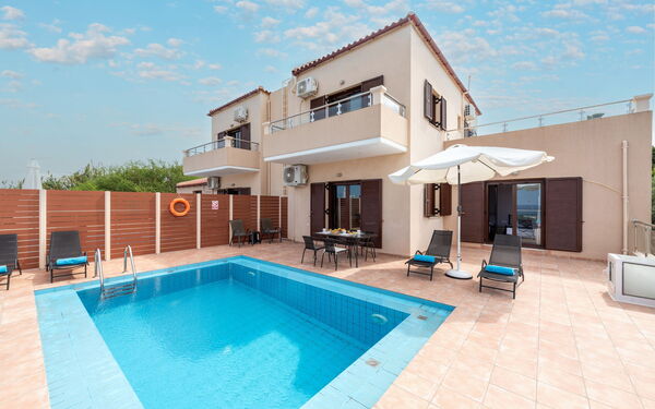 Villa Stratianna: Exteriör, slå samman, Utomhus