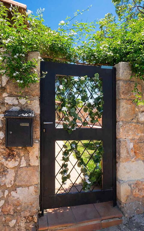 Villa Giani: Exteriör, Huvudentré