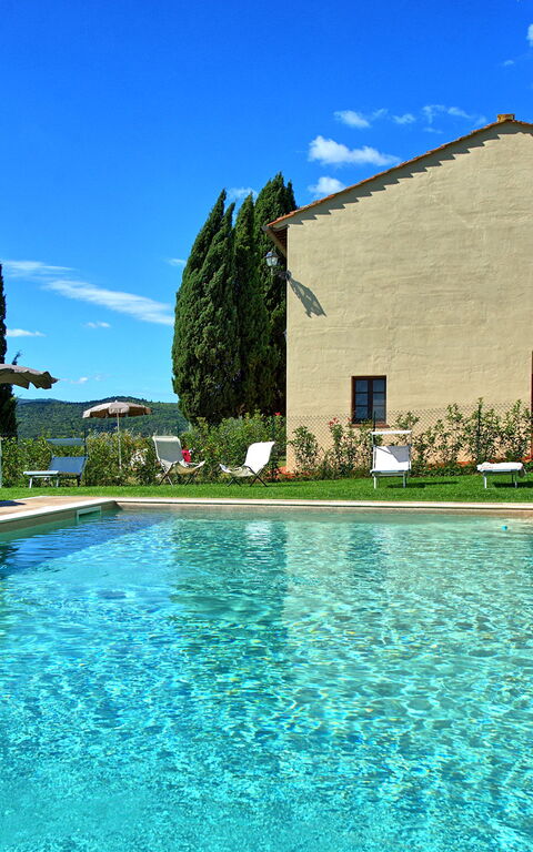 Montauto: Exteriör, slå samman, Trädgård