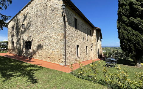 Semesterboende Carro: Exteriör, Trädgård, Utomhus