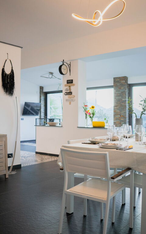 Villa Vincenzo: Balkong / terrass / uteplats, Lunchrum