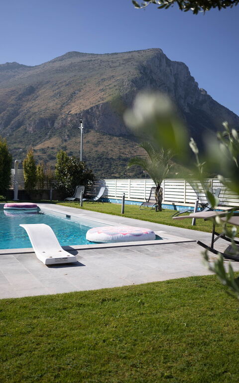 Villa Vincenzo: slå samman, Trädgård, Visningar