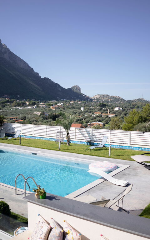 Villa Vincenzo: Sommar, Visningar