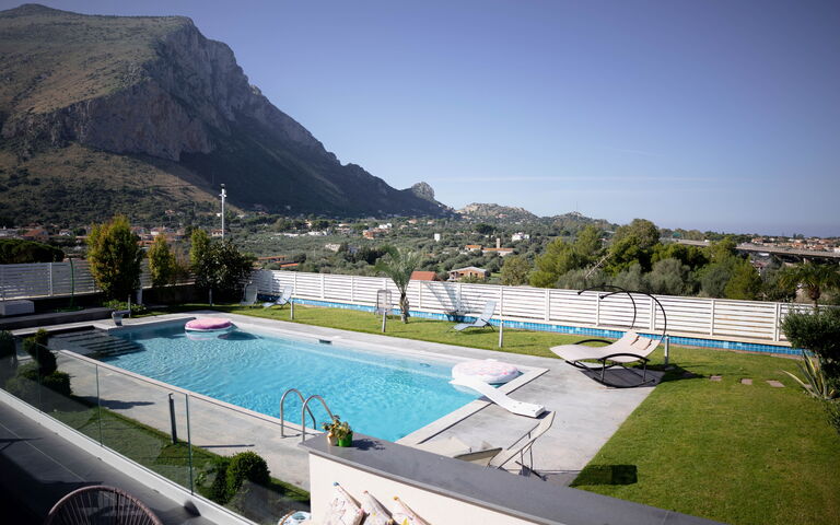 Villa Vincenzo: Sommar, Visningar