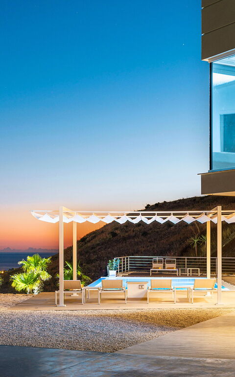 Villa Domizia: Exteriör, slå samman