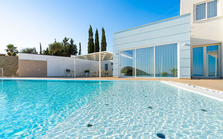 Villa Domizia: slå samman