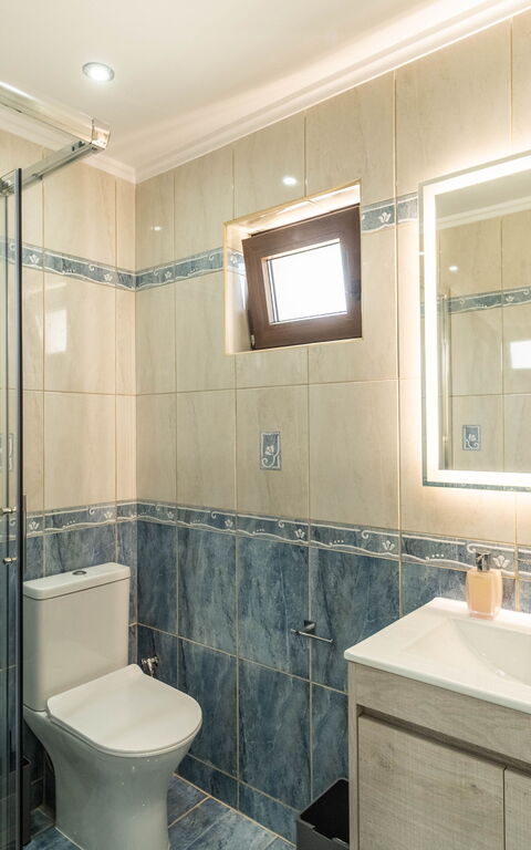 Villa Halepi: Badrum