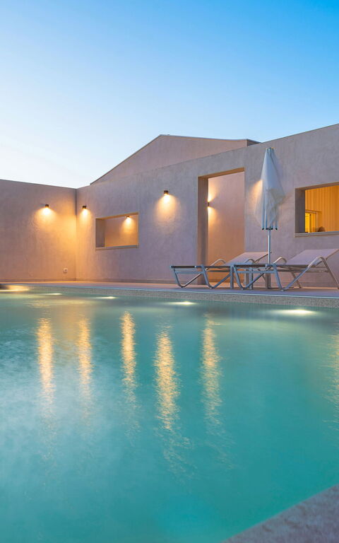 Villa Mora: Exteriör, slå samman, Utomhus, Visningar