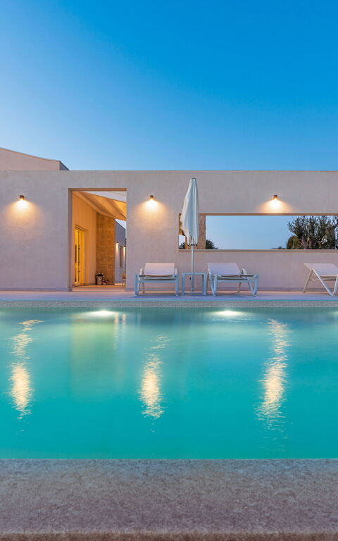 Villa Mora: Exteriör, slå samman, Utomhus, Visningar