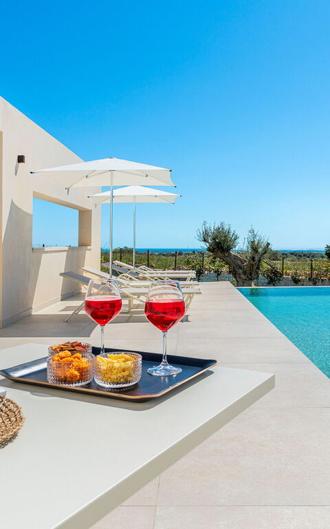 Villa Mora: Exteriör, slå samman, Utomhus, Visningar