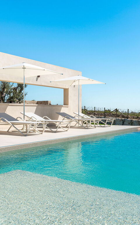 Villa Mora: Exteriör, slå samman, Utomhus, Visningar