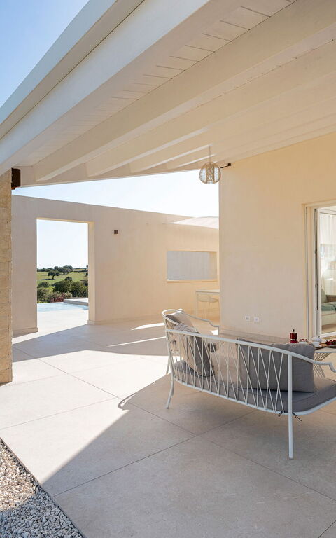 Villa Mora: Exteriör, Utomhus