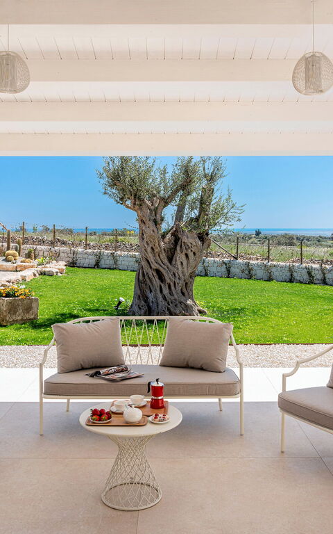 Villa Mora: Trädgård, Utomhus, Visningar