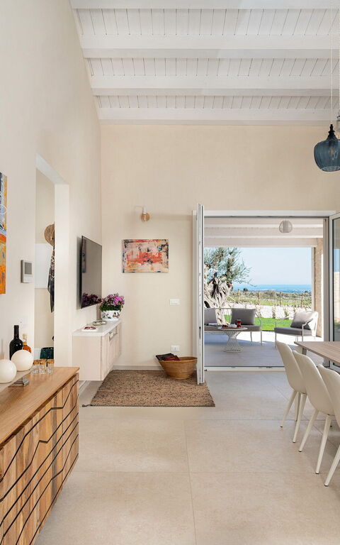 Villa Mora: Lunchrum, Vardagsrum